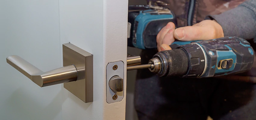 Broken Door Handle Lock Repair in San Diego, California